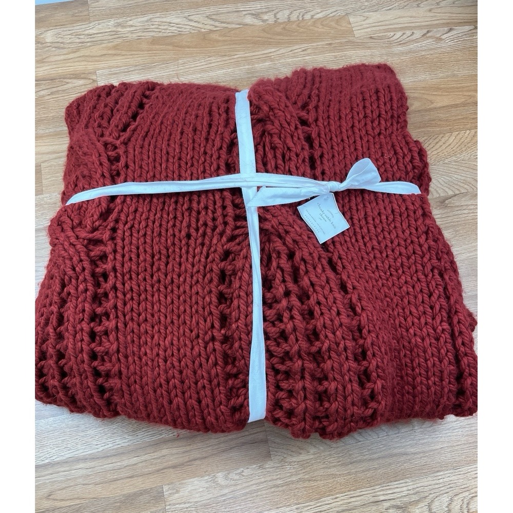Pottery Barn Chunky Cable Knit Throw Blanket Red 55 x 80 -Very Thick & Heavy NEW